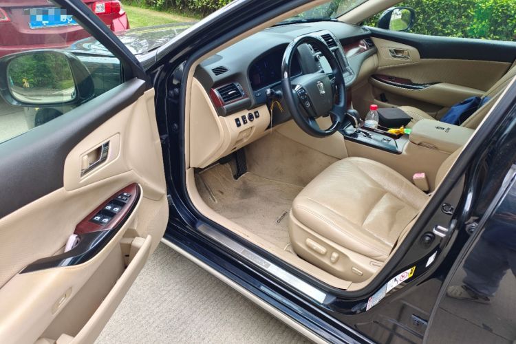 Used Toyota Crown 2010 2.5L Royal Leather Sunroof Navigation Edition
