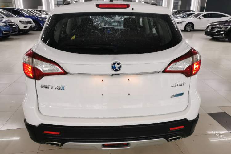 Used Venucia T70X 2016 2.0L CVT SmartFun Sport Edition