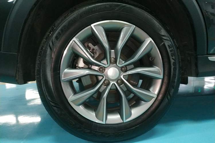 Used Roewe RX5 2023 PLUS 330TGI Automatic Trendsetting Smart Edition Exterior 2