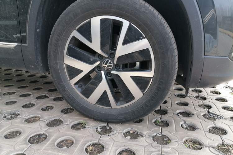 Used Volkswagen Tayron 2023 280TSI Two-Wheel-Drive Luxury Plus Advanced Version