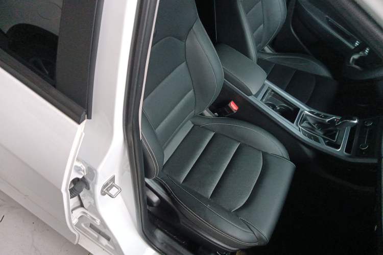 Used Geely Auto Emgrand 2021 UP 1.5L CVT Luxury Model
