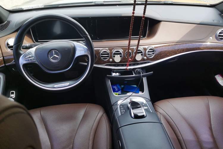 Used Mercedes-Benz S-Class 2014 S 320 L Business Model Center Console