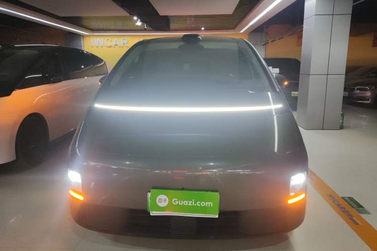 Used Li Auto MEGA 2024 Ultra Model
