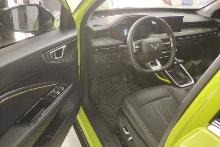 Used Wuling Alvez 2022 1.5T CVT Trendy & Cool Edition Driver Seat