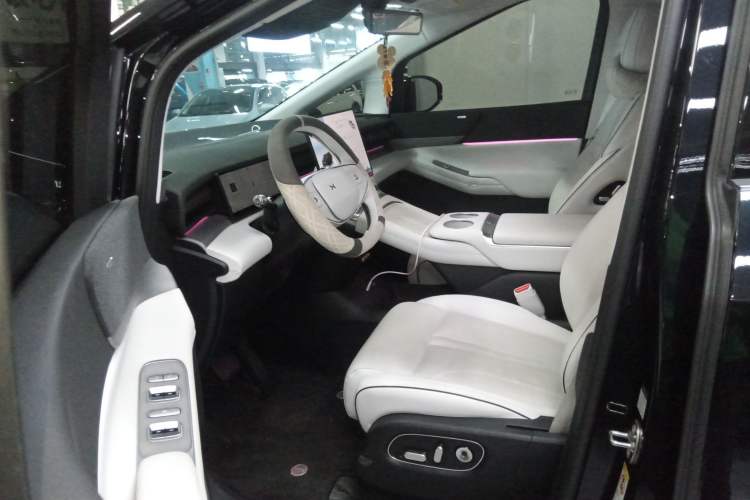 Used XPeng X9 2024 640 All-Wheel Drive High-Performance Max
