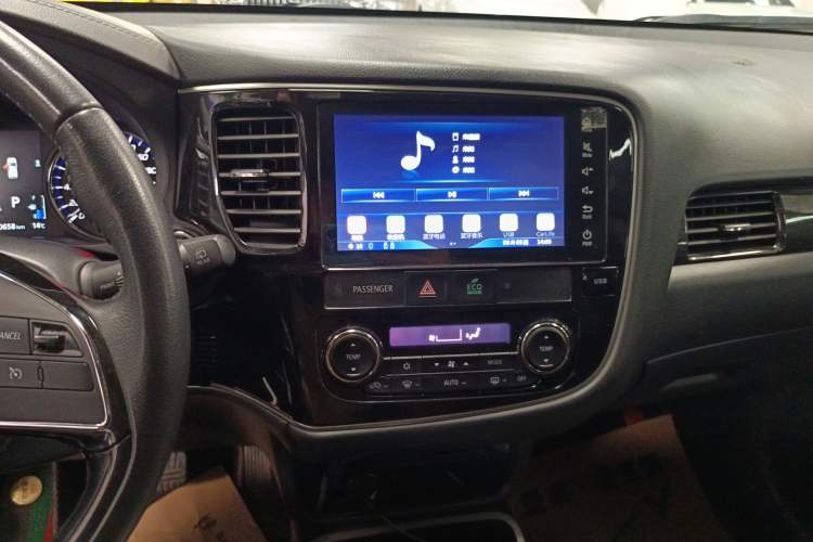 Used Mitsubishi Outlander 2019 2.0L Two-Wheel Drive Comfort Edition 5 Seats China V Standard