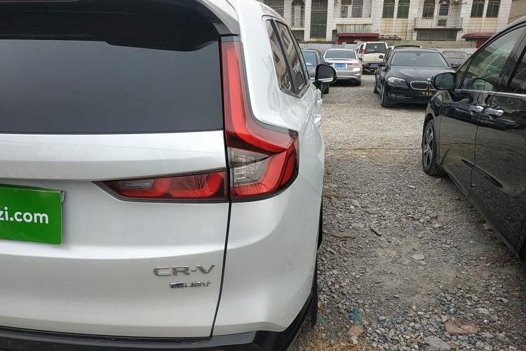 Used Honda CR-V 2023 2.0L eHEV Two-Wheel Drive Smart Edition
