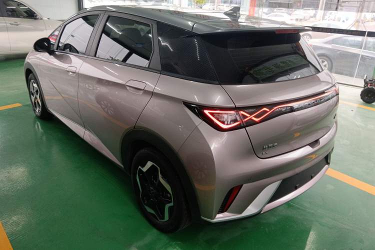 Used BYD Dolphin 2021 405 km Fashion Edition
