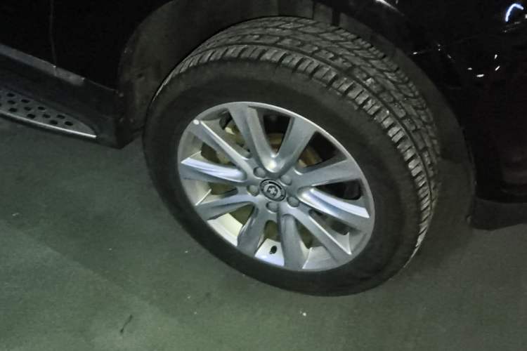 Used Haval H8 2015 2.0T Four-Wheel Drive Comfort Version Right Front Wheel Hub