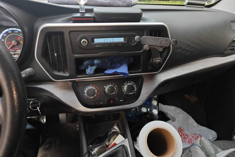 Used CHANGAN KAICHENG Ruixing M60 2023 1.5L GDI Comfort Van 2-Seater
