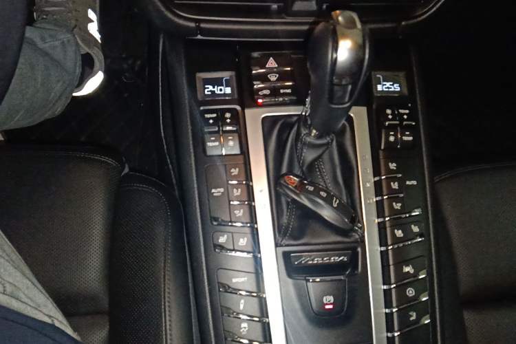 Used Porsche Macan 2020 Macan 2.0T Gear Lever