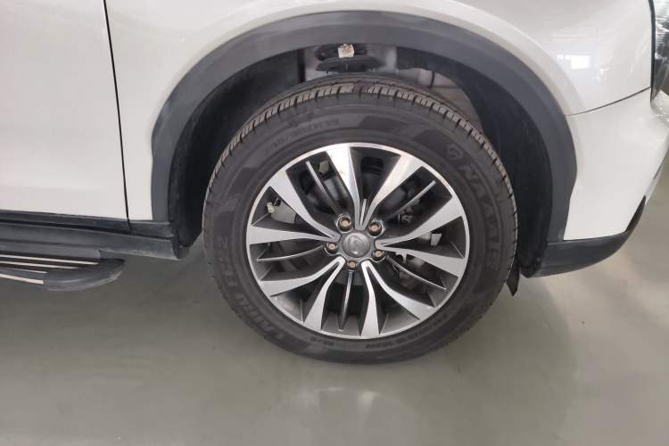 Used GAC Trumpchi GS8 2017 320T Two-Wheel Drive Luxury Smart Connectivity Version (7 Seats) Right Front Wheel Hub