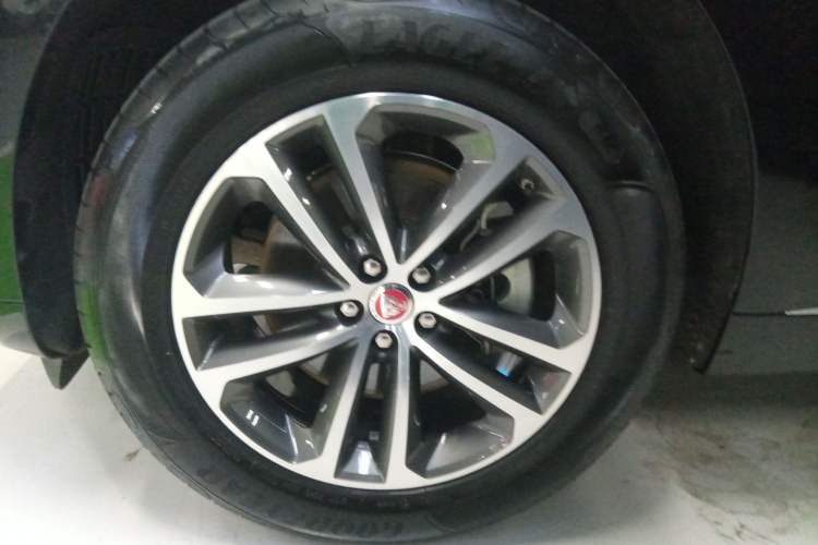 Used Jaguar F-PACE 2021 250 PS
