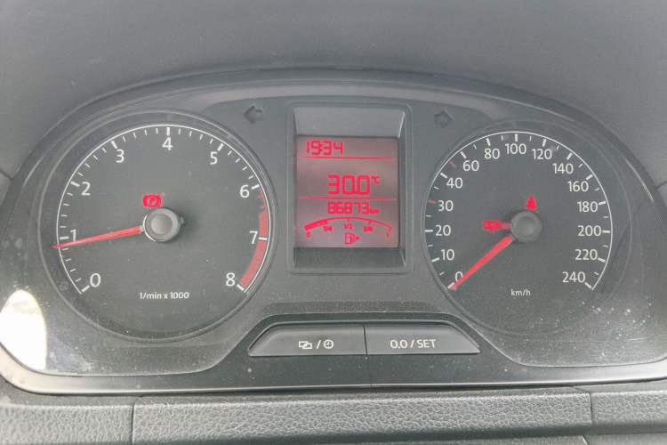 Used Volkswagen Jetta 2013 1.6L Manual Fashion Edition Odometer Close Up