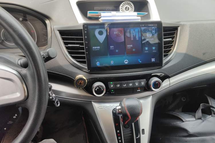 Used Honda CR-V 2016 2.0L Two-Wheel Drive Classic Edition Audio And AC Panel