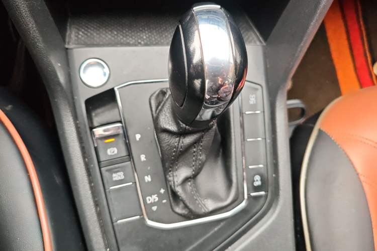 Used Volkswagen Tharu 2021 280TSI Two-Wheel Drive Trend Edition Gear Lever