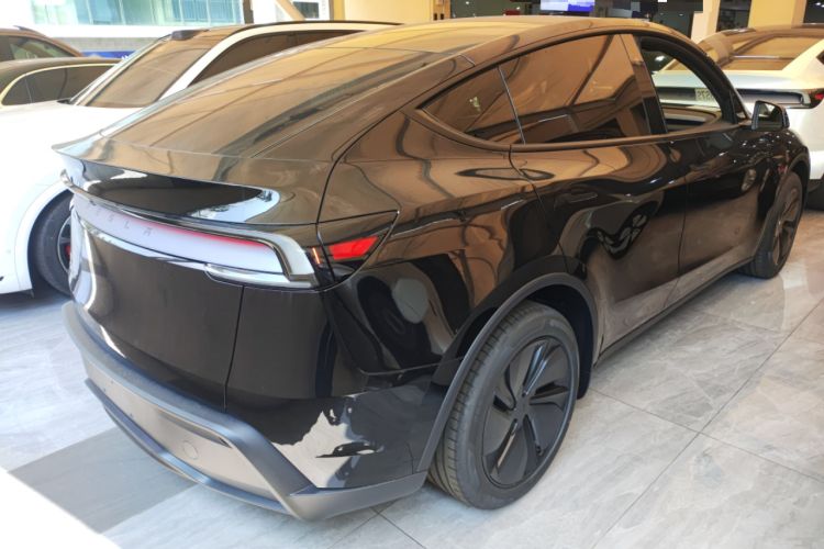 Used Tesla Model Y 2026 Long-Range All-Wheel-Drive Model
