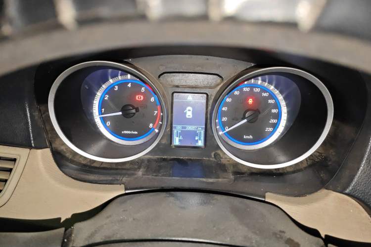 Used Soueast V5 Lingzhi 2013 1.5L Manual Comfort Model CNG Instrument Cluster