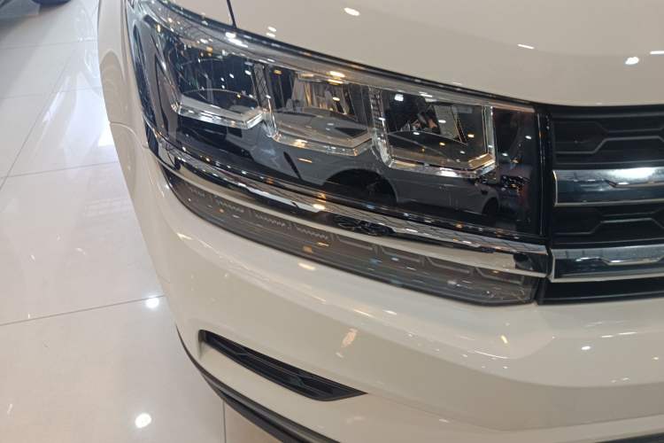 Used Volkswagen Tharu 2019 280TSI Two-Wheel Drive Comfort Edition China V Standard Right Front Headlight