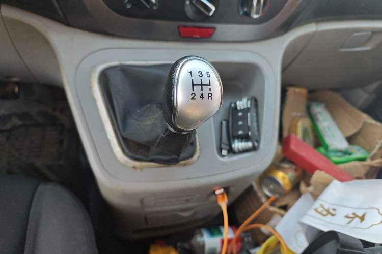 Used JAC Refine M3 2018 1.6L Express Edition 7-Seater Gear Lever