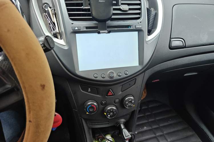 Used Chevrolet Trax 2016 1.4T Manual Two-Wheel Drive Comfort Version with Sunroof