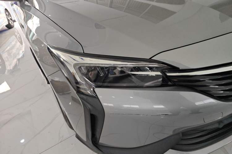 Used Buick Velite 6 2022 Plug-in Hybrid Connected Fashion Model Right Front Headlight