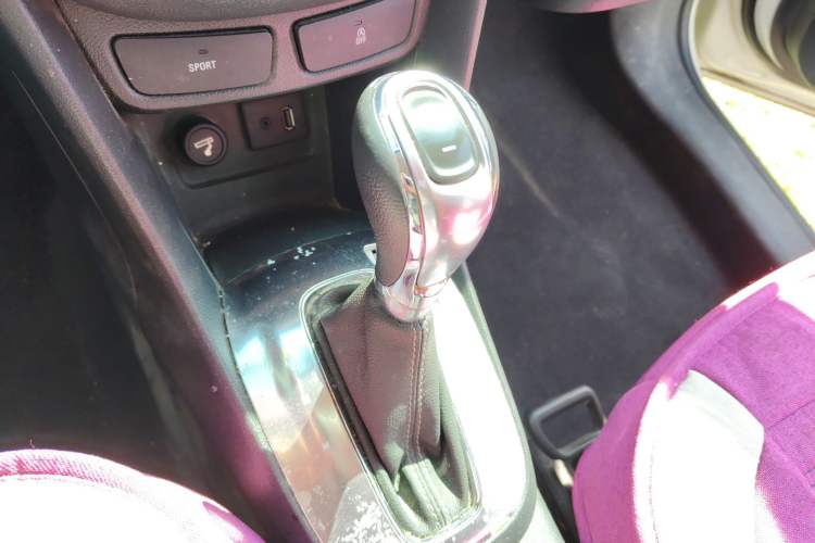 Used Buick Encore 2015 1.4T Automatic Two-Wheel Drive Urban Elite Version