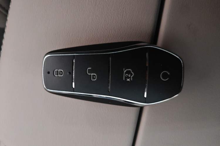 Used BYD Tang New Energy 2025 Intelligent Driving Version DM-i 115KM Flagship Edition Vehicle Key