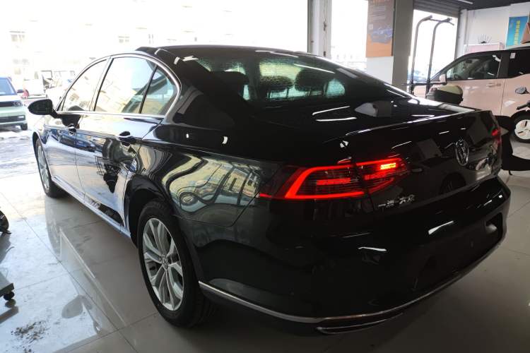 Used Volkswagen Magotan 2017 330TSI DSG Luxury Model
