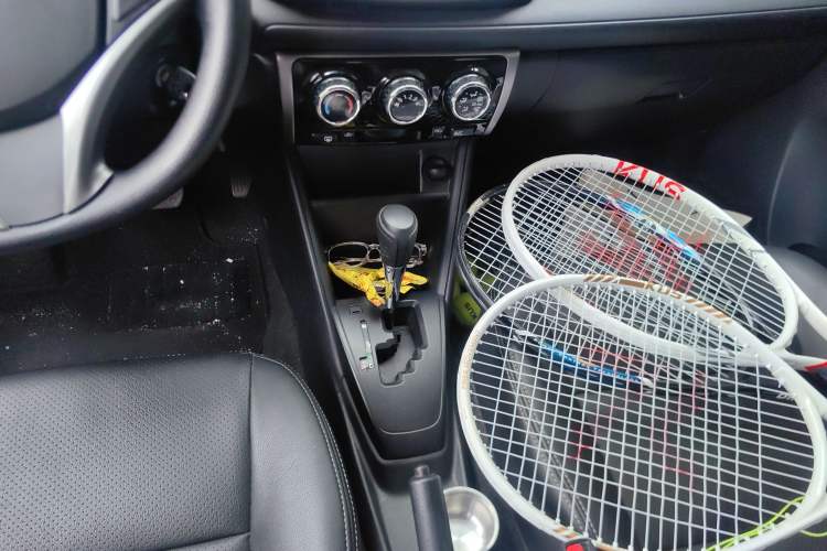 Used Toyota YARiS L Zhi Xiang 2017 1.5E CVT Dynamic Edition Gear Lever