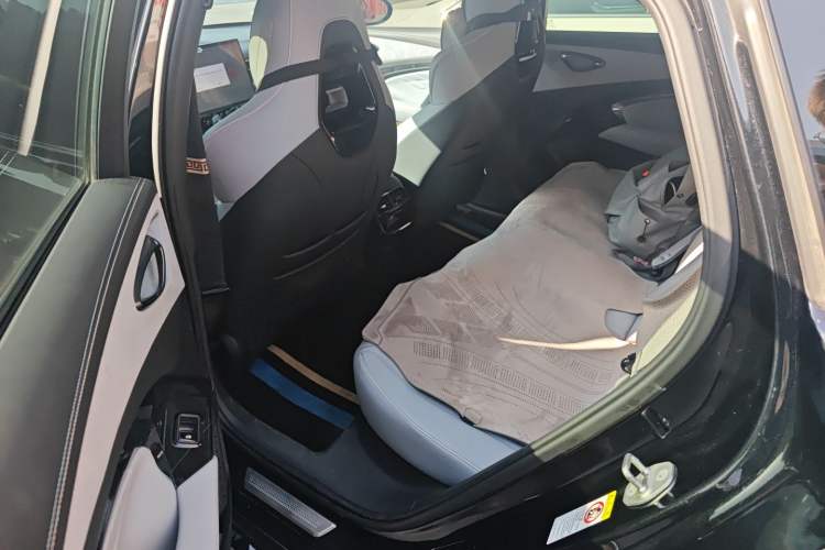 Used BYD Seal 2022 700 km Long-Range Rear-Wheel-Drive Version Left Rear Seat