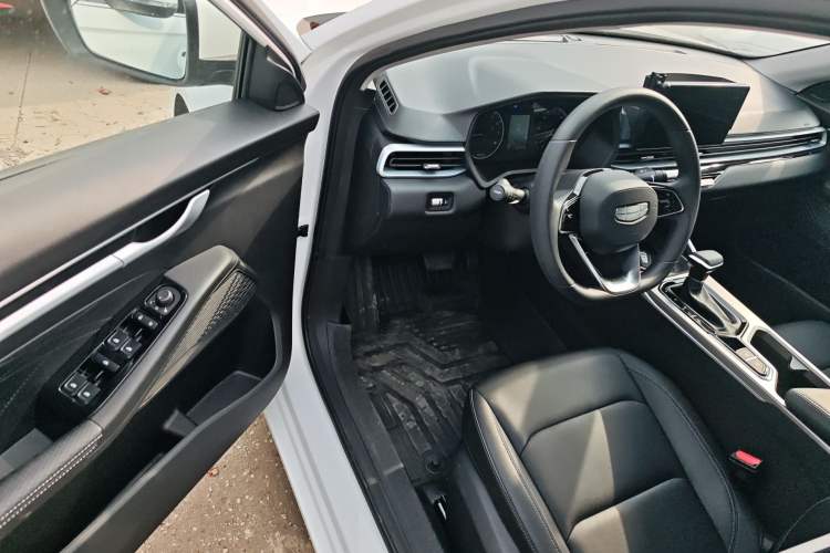 Used Geely Auto Emgrand 2025 4th Generation 1.5L CVT Starry Edition Driver Seat