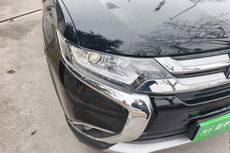 Used Mitsubishi Outlander 2018 2.0L Two-Wheel Drive Glory Edition 5 Seats