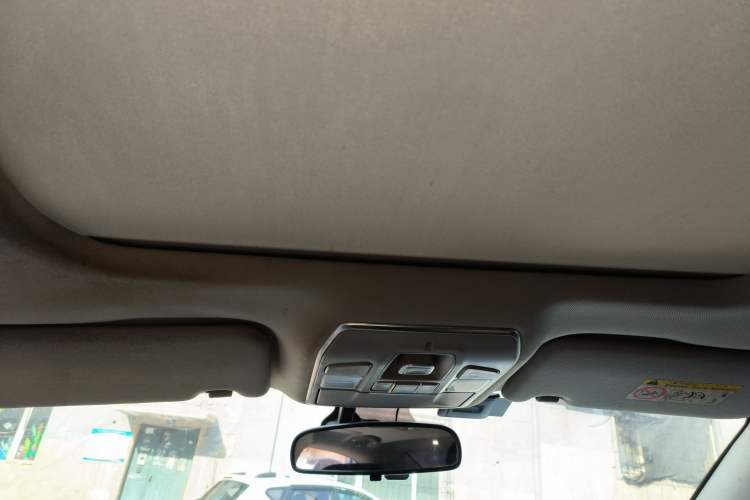 Used Geely Auto Emgrand GT 2015 1.8T Comfort Model Headliner