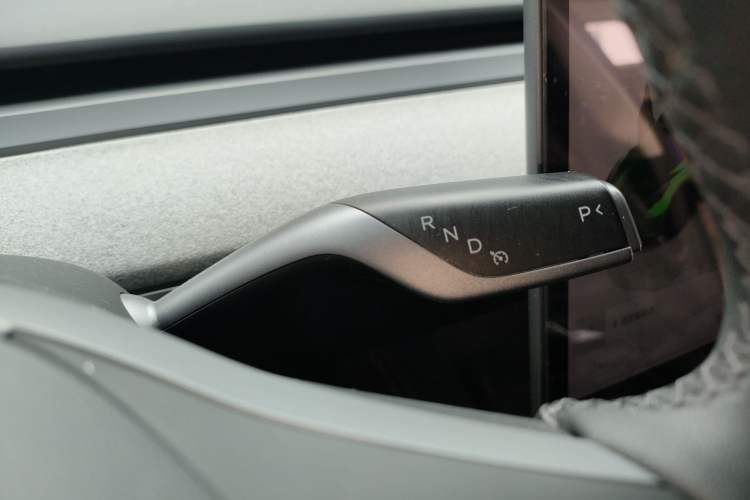 Used Tesla Model Y 2023 Rear-Wheel-Drive Version
