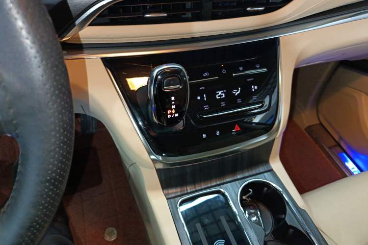 Used Buick GL8 2023 Land Executive Class 652T Luxury Model