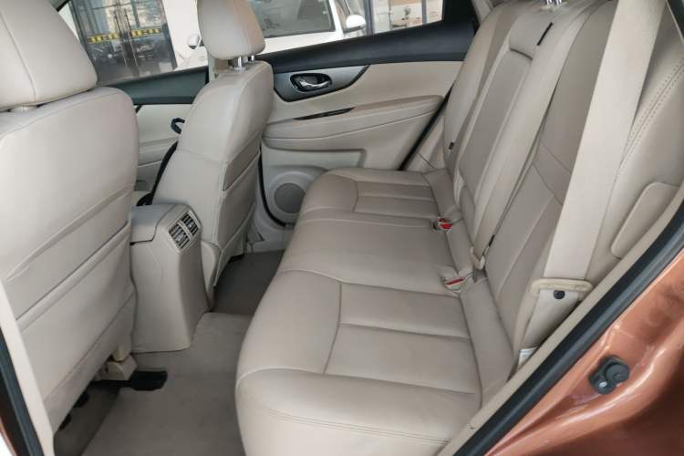 Used Nissan X-Trail 2015 2.0L CVT Comfort MAX Edition 2WD