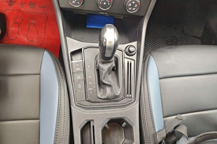 Used Volkswagen Lavida 2023 1.5L Automatic De Yi Edition Gear Lever