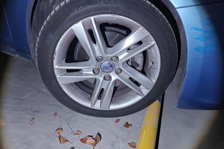 Used Volvo V60 2014 T5 Zhiya Edition