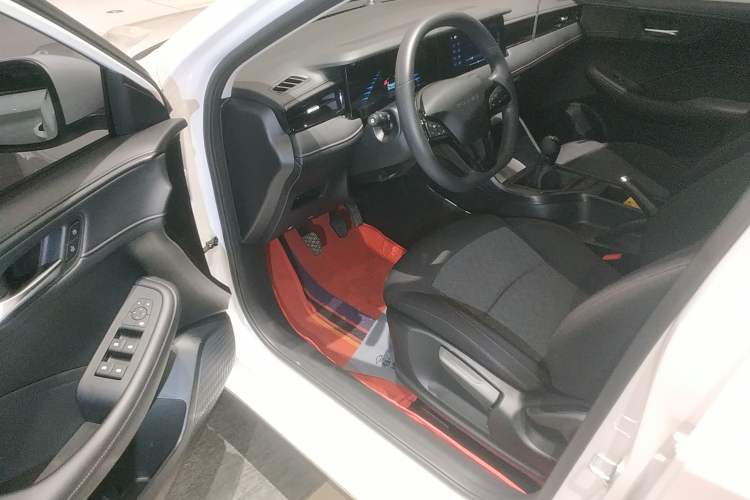 Used Roewe i5 2023 1.5L Manual Comfort Edition