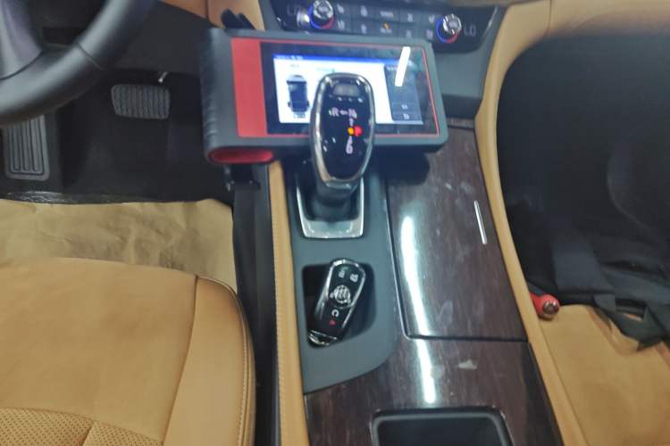 Used Buick LaCrosse 2018 28T Luxury Model Gear Lever