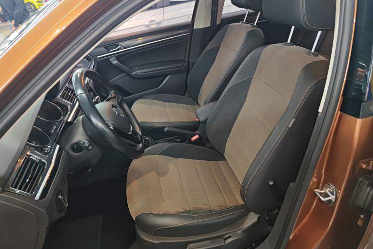 Used Volkswagen C-TREK 2018 230TSI DSG Comfort Model