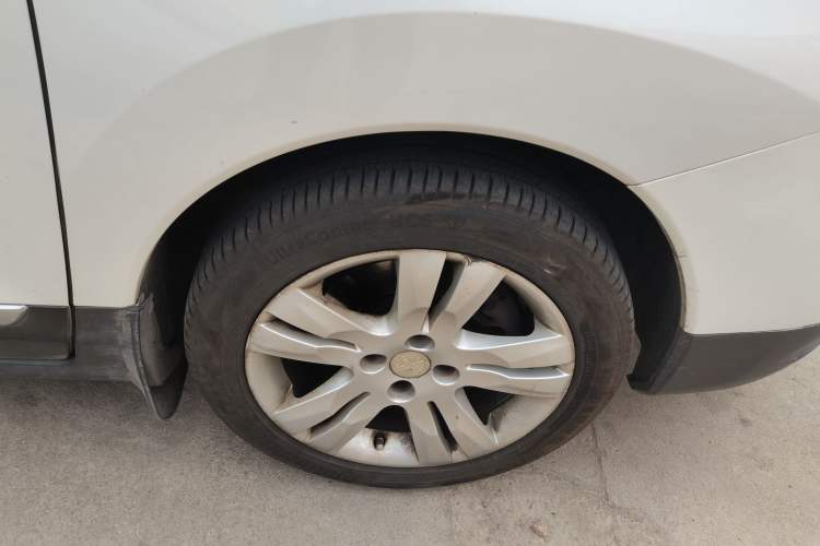 Used Peugeot 3008 2015 1.6THP Automatic Classic Edition Right Front Wheel Hub