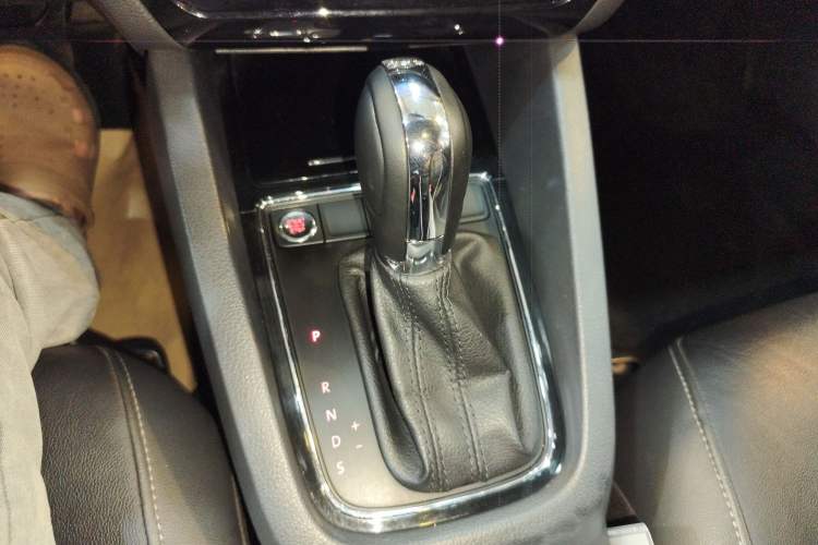 Used Volkswagen Sagitar 2017 230TSI Automatic Comfort Version