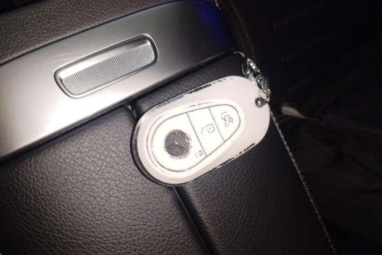 Used Mercedes-Benz C-Class 2023 Restyled C 260 L Night Edition Sports Version Vehicle Key