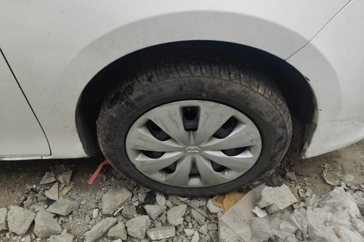 Used Toyota YARiS L Zhi Xuan 2015 1.5E Automatic Charm Edition
