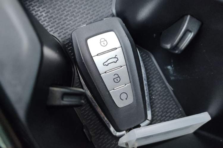 Used Geely Auto Emgrand L HiP 2024 Champion Edition 1.5TD-DHT Pro 100KM Excellence Model
