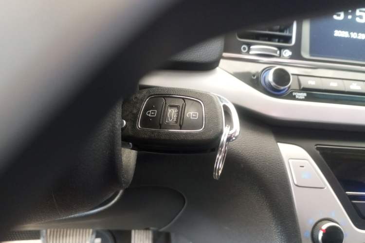 Used Hyundai Elantra (6th Generation / Lingdong) 2016 1.6L Automatic ZhiXuan – Elite Version
