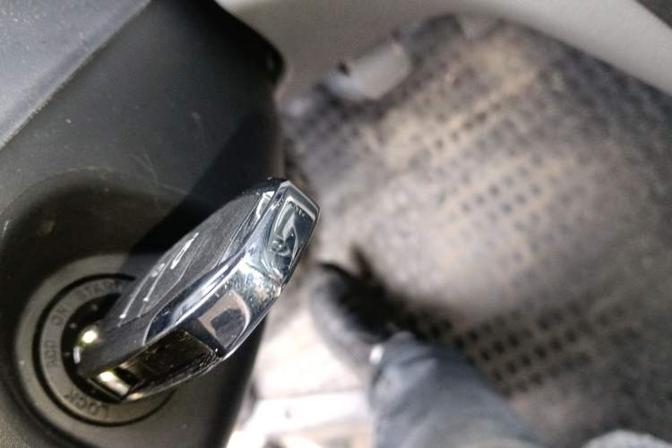 Used SAIC MAXUS Xintu V80 2025 PRO Aoyuntong 2.0T Automatic Long Wheelbase Ultra-Low Roof 6/7/8/9-Seater
