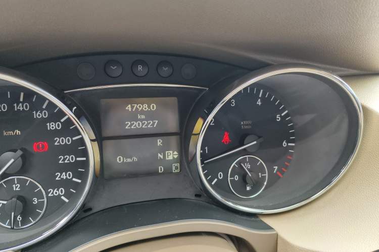 Used Mercedes-Benz R-Class 2009 R 300 L Luxury Model